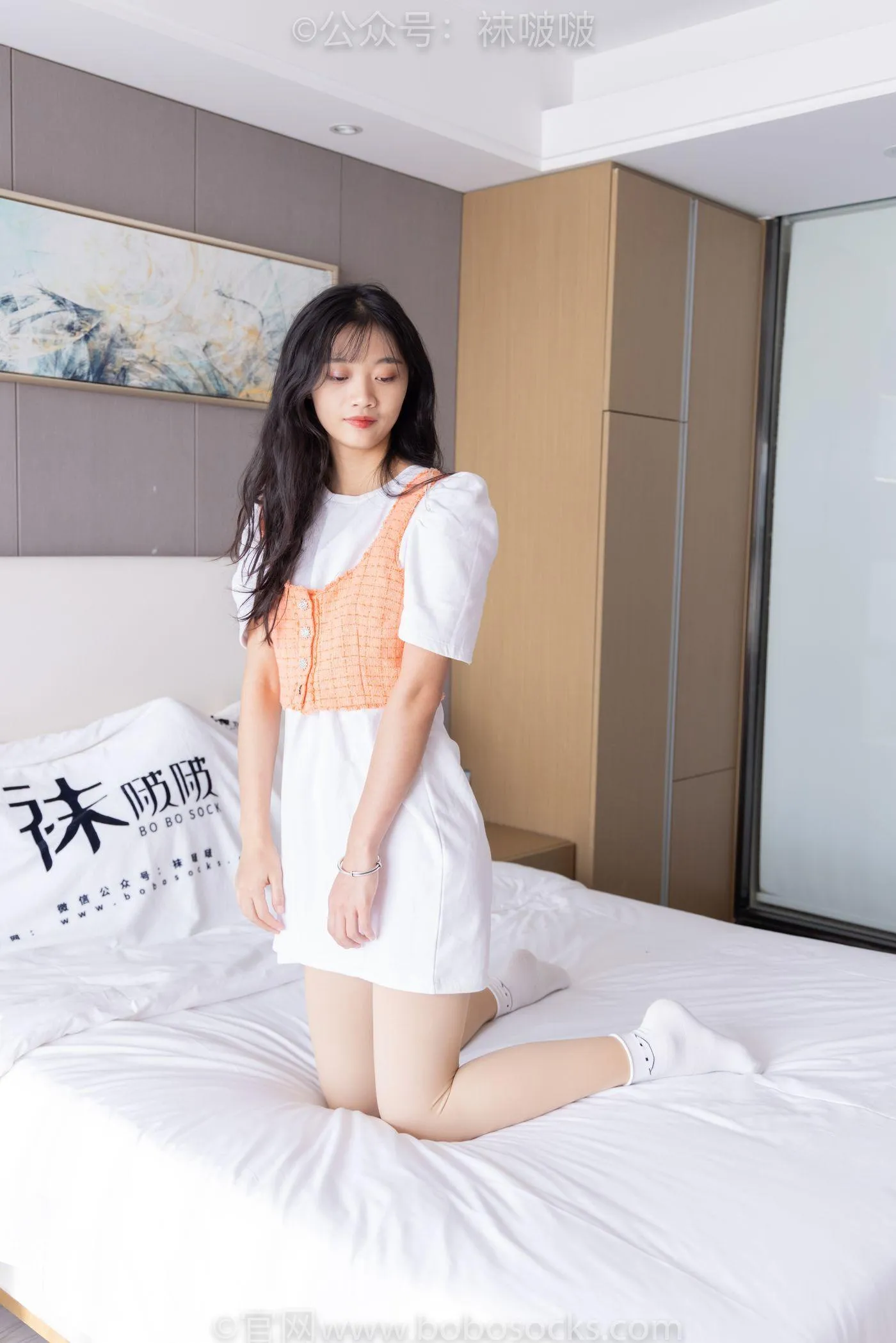 [BoBoSocks袜啵啵]NO.062 涵涵-运动鞋、白棉袜、厚肉丝 [145P]插图3